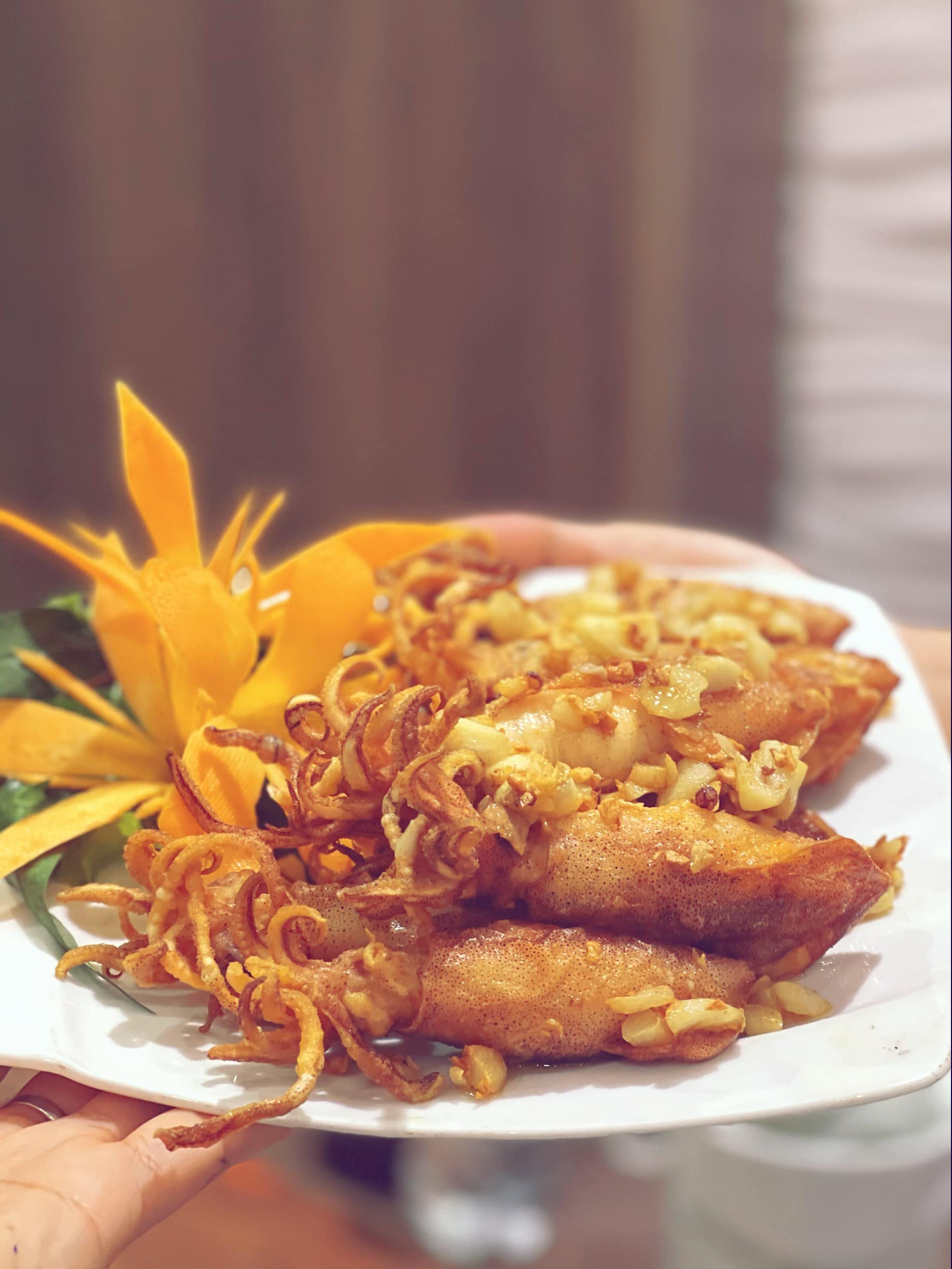 Mực Trứng Chiên Bơ Tỏi